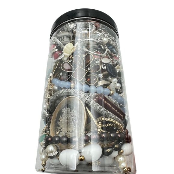 Mystery Jewelry Jar #1047 Wearable Quality Pieces 2lbs Necklace Bracelet Earring - Picture 2 of 4